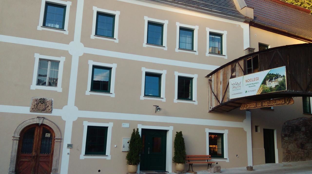 Загородные дома Młyn Wielisław Agroturystyka i Restauracja Sędziszowa